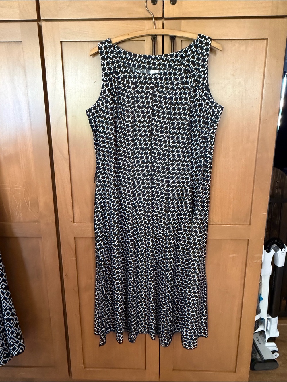 PerSeption Concept Black and White Sleeveless Midi Dress